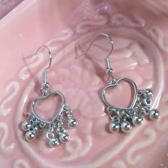 Silvery Valentine Heart & Tiny Spheres Drop Earrings - Picture 1 of 3